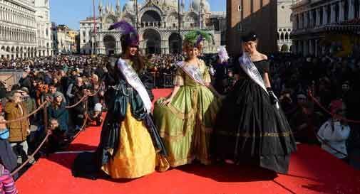 Carnevale di Venezia, la città si accende per il giovedì grasso