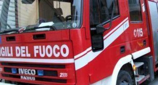 Camion si rovescia, traffico in tilt