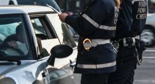 Fino a 15.000 euro di multa per chi guida senza patente