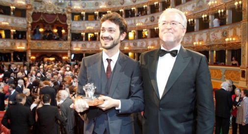 Giorgio Fontana, il più giovane tra i cinque finalisti, vince il Campiello