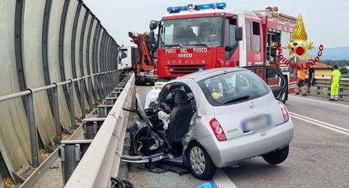 Scontro tra tir e auto, un morto 