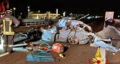 Auto si schianta su Tir rimasto di traverso in A4, un morto 