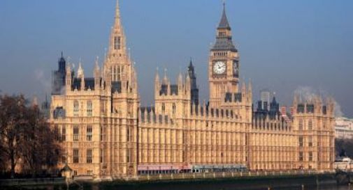 Scandalo sessuale al Parlamento inglese