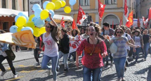 IN 5 MILA IN PIAZZA PER CHIEDERE DIRITTI E LAVORO