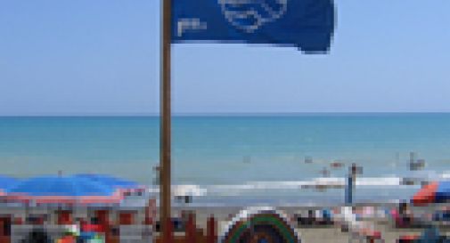 AMBIENTE: BANDIERINE BLU, VENETO TUTTO BALNEABILE