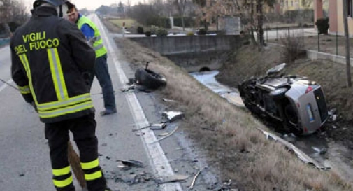 AUTO CONTRO UN TIR: UN MORTO 